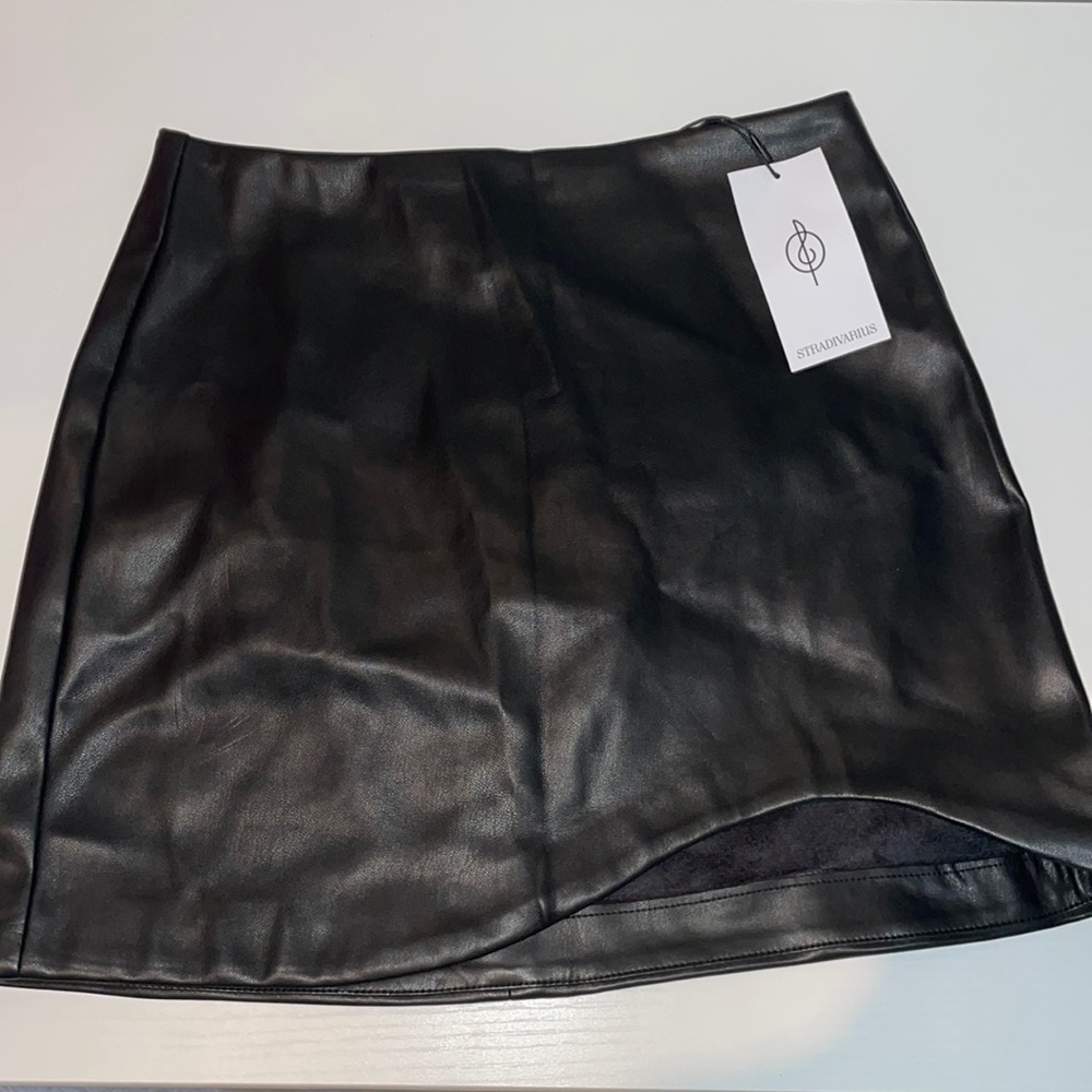 brand new black mini leather skirt